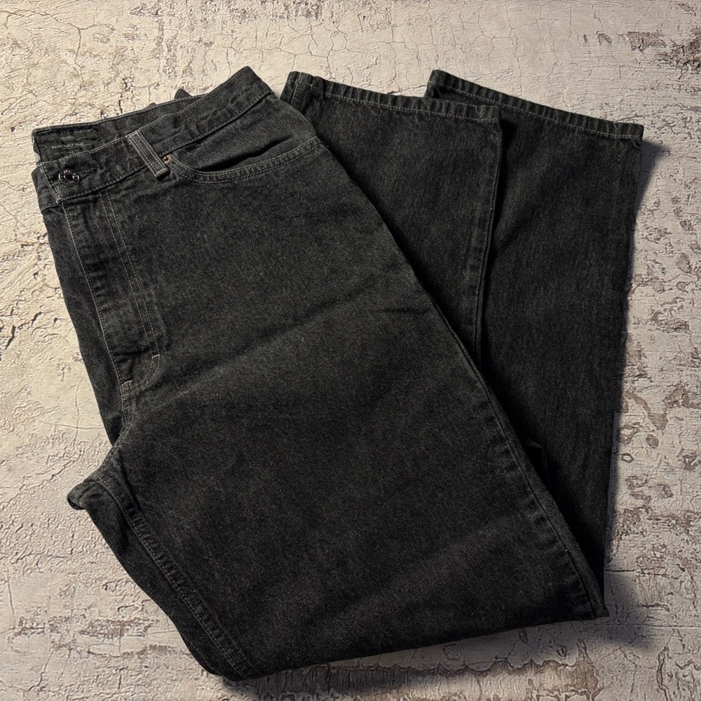 Men’s Express Relaxed Fit Jeans, Black, Size 34 x 32.